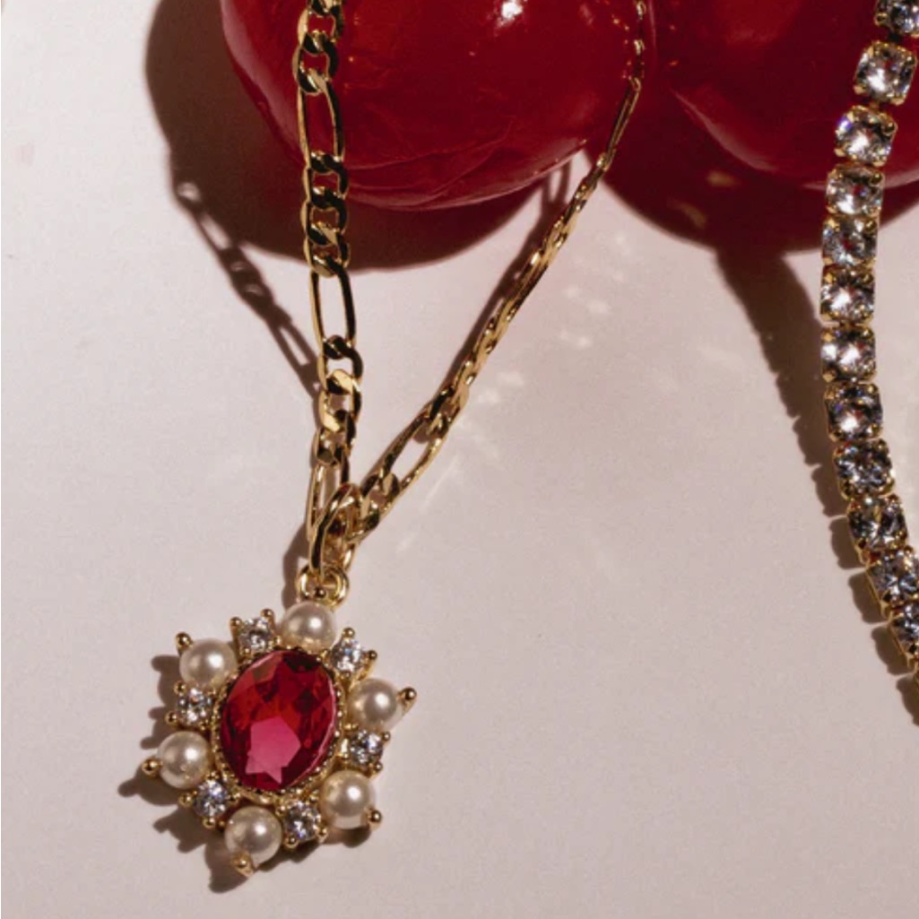 Oomiay Gold Pendant Necklace With Gemstones And Pearl